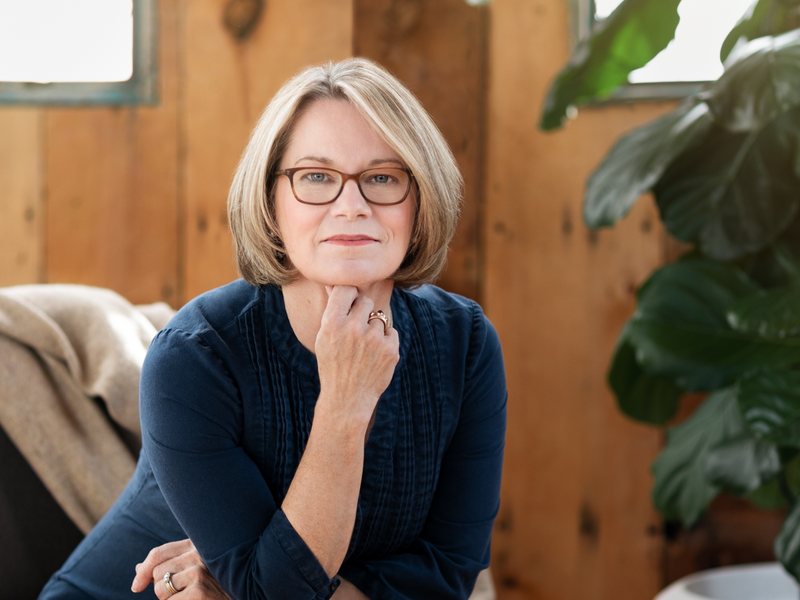 Portrait of Lynne Kiesling